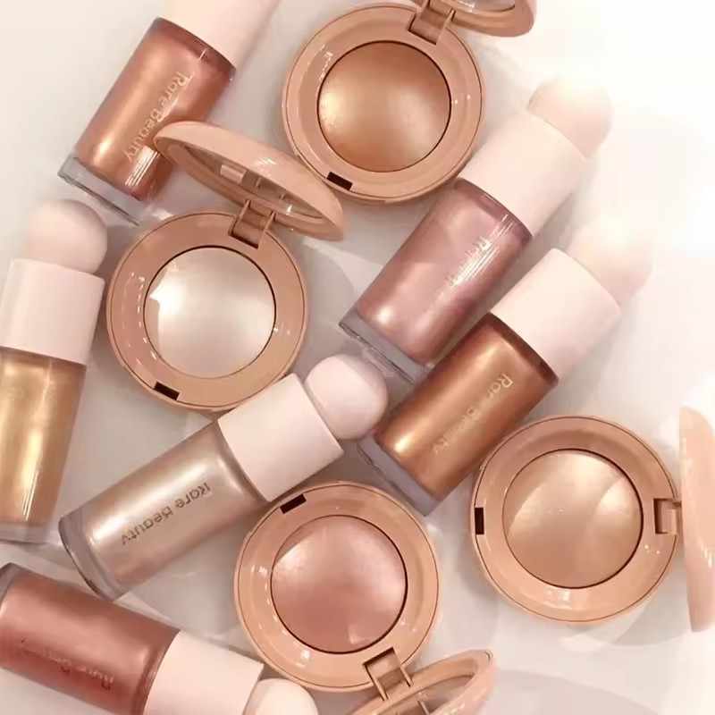 Huda Beauty Makeup Set - Rare Beauty Light Silky Touch Highlighter