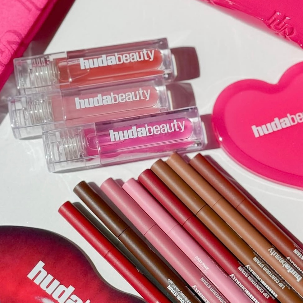 Huda Beauty Makeup Set - 8 Renkli Dudak Kalemi Seti Uzun