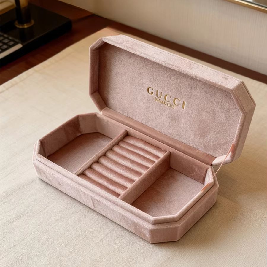 Gucci'nin açık pembe kadife se - Ysl Beauty Makeup incelemesi ve fiyatı