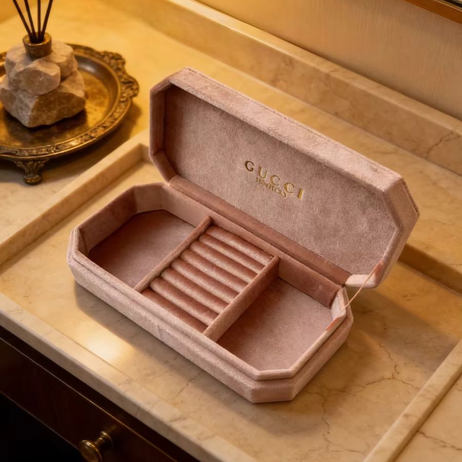 Gucci'nin açık pembe kadife se - Ysl Beauty Makeup incelemesi ve fiyatı