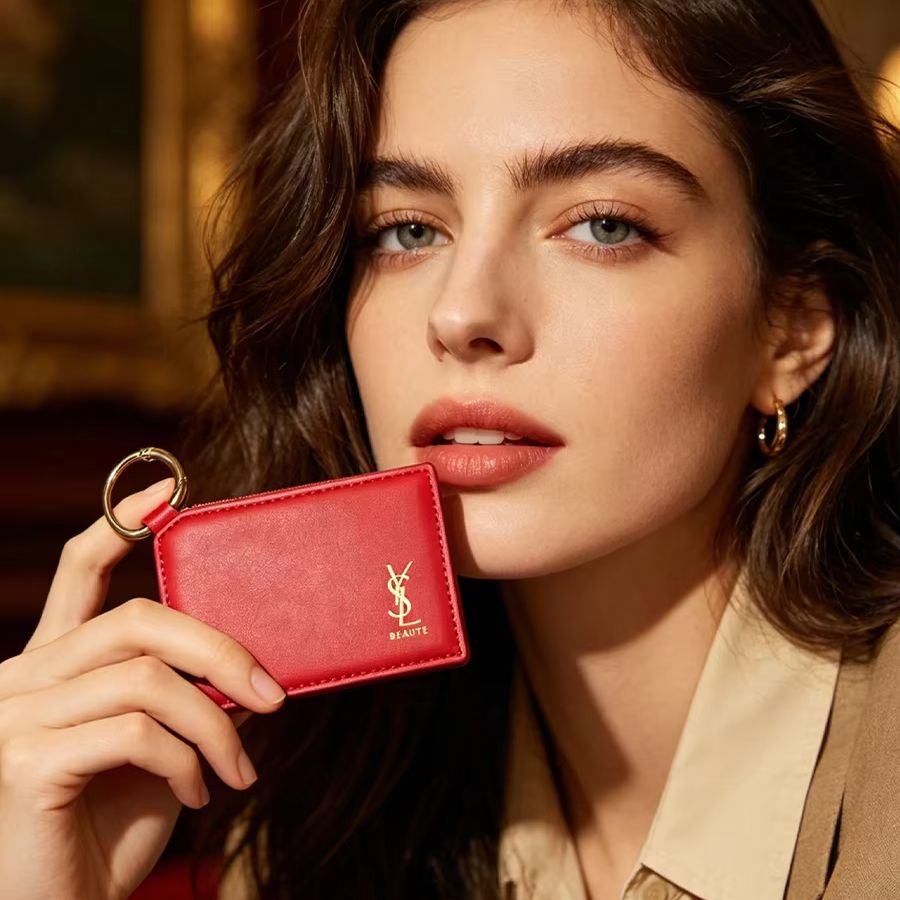 YSL Kırmızı Deri Kare Mini Cep - Ysl Beauty Makeup incelemesi ve fiyatı